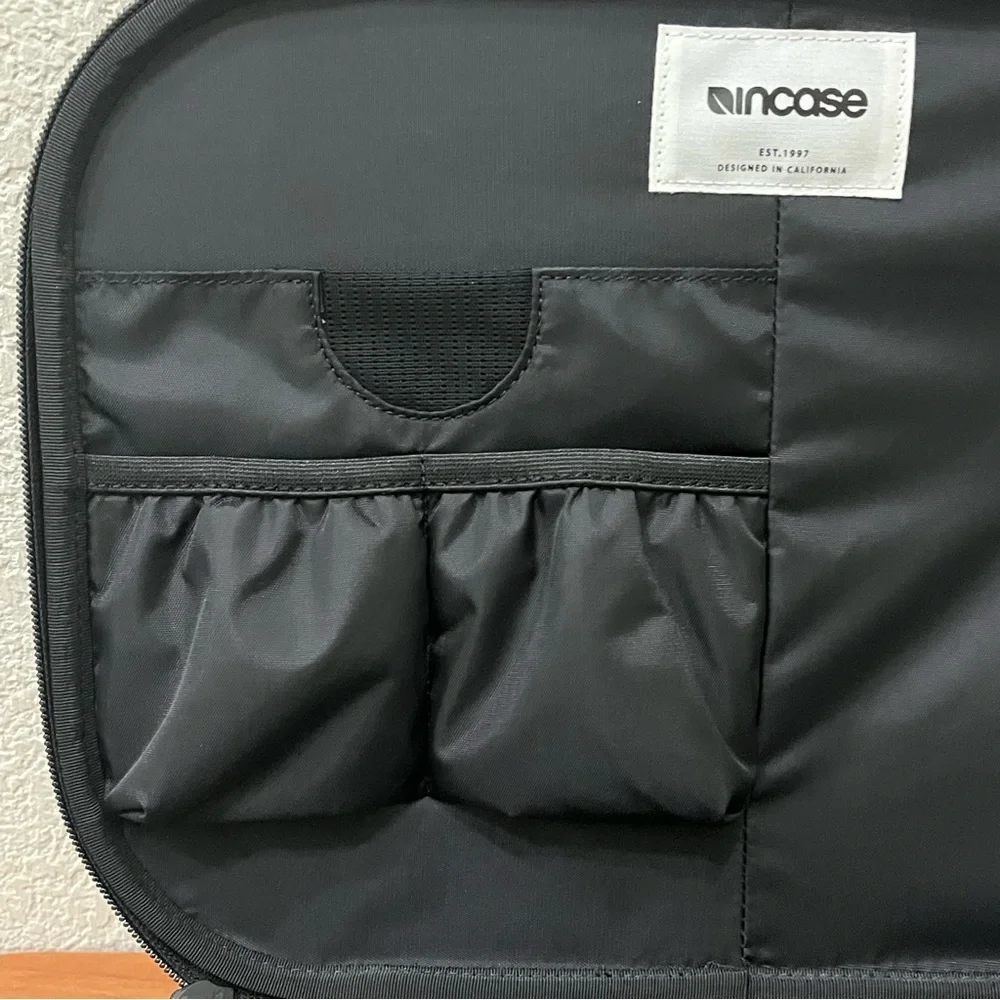 Incase Carry Case for Meta Quest Pro Black - New w/ Tag